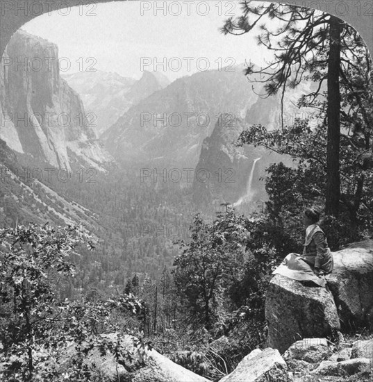 View from Inspiration Point through Yosemite Valley, California, USA, 1902.  Artist: Underwood & Underwood