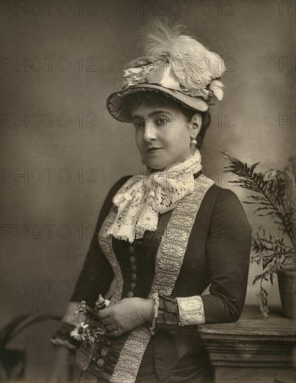 Adelina Patti, Italian opera diva, 1882. Artist: London Stereoscopic & Photographic Co