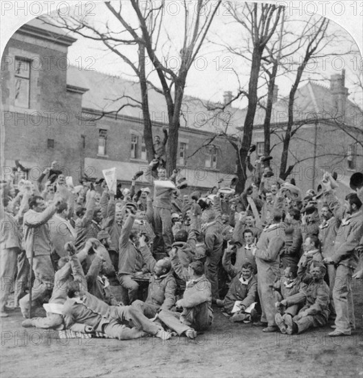 Convalescent soldiers, general hospital no 10, Bloemfontein, South Africa, Boer War, 1901. Artist: Underwood & Underwood