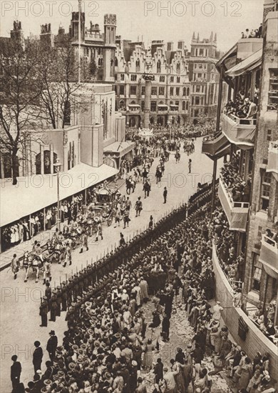 'The State Coach leaves Westminster Abbey after the coronation of King George VI', 1937. Artist: Unknown.