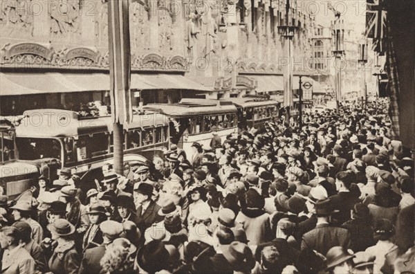 'Crowds on Oxford Street during the bank holiday which followed King George VIs coronation', 1937. Artist: Unknown.