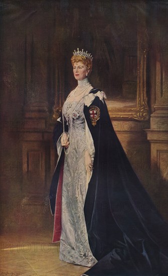 'H.M. Queen Mary', 1910 (1935). Artist: Sir William Llewellyn.