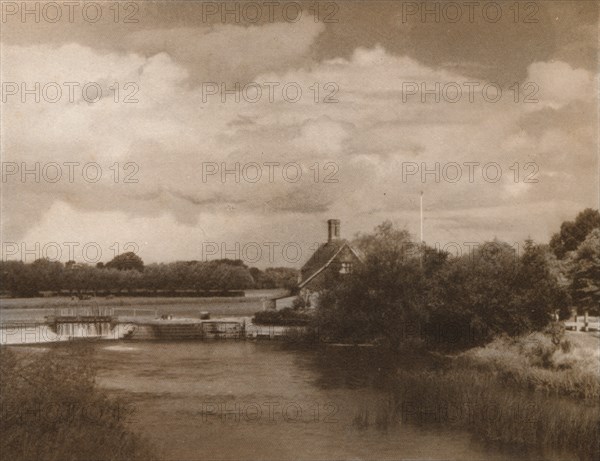 'Goring Lock', c1927, (1927). Artist: Reginald Belfield.