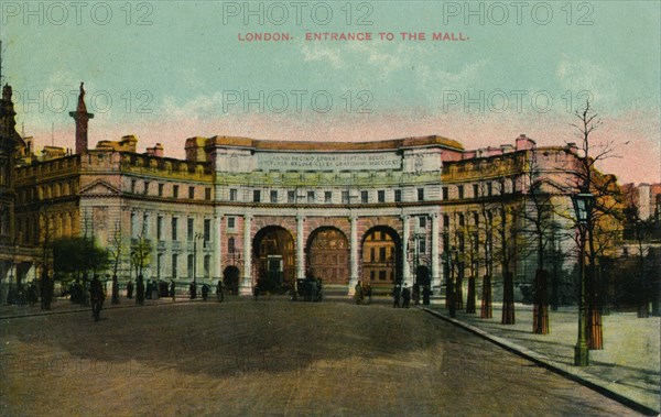 'London, Entrance to the Mall', c1913. Artist: Unknown.