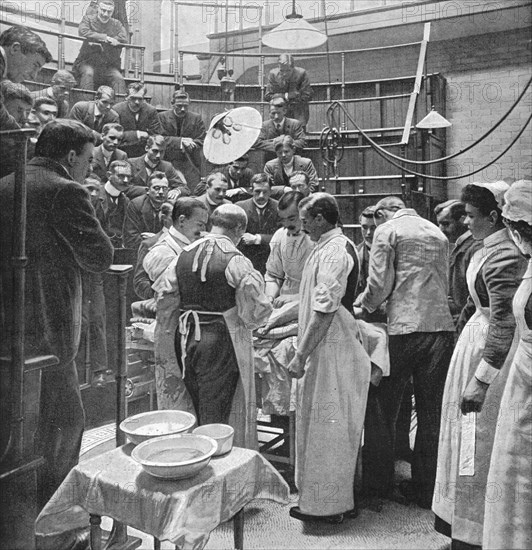 An operation at Charing Cross Hospital, London, 1901 (1903). Artist: Time Life Pictures.