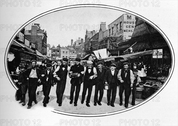 Street melody, London, c1901 (1901). Artist: Unknown.