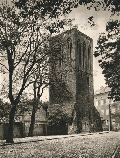 'Prenzlau - Schwedt Gate Tower', 1931. Artist: Kurt Hielscher.