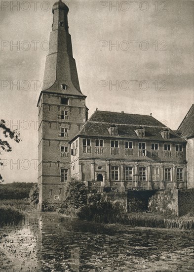 'Raesfeld (Westfalen). Wasserschloß', 1931. Artist: Kurt Hielscher.