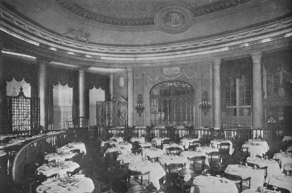 The Ritz Carlton Restaurant on board the ocean liner SS 'Leviathan', 1923. Artist: Unknown.