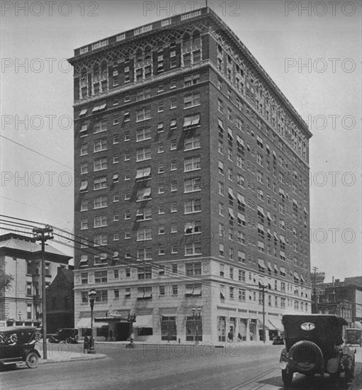 General exterior view, the Melbourne Hotel, St Louis, Missouri, 1924.  Artist: Unknown.