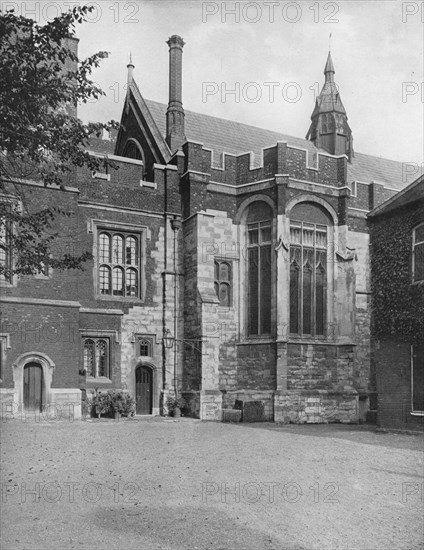 'College Hall, from Brewhouse Yard', 1926. Artist: Unknown.