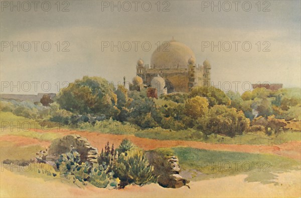 'The Gol Gumbaz, Bijapur', c1880 (1905). Creator: Alexander Henry Hallam Murray.