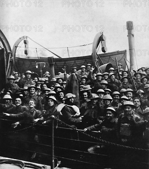 A boat of soldiers rescued from Dunkirk, 1940, (1945) Artist: Unknown.