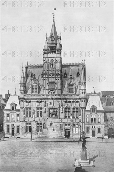 'Compiegne: The Hotel de Ville', 1914. Artist: Unknown.