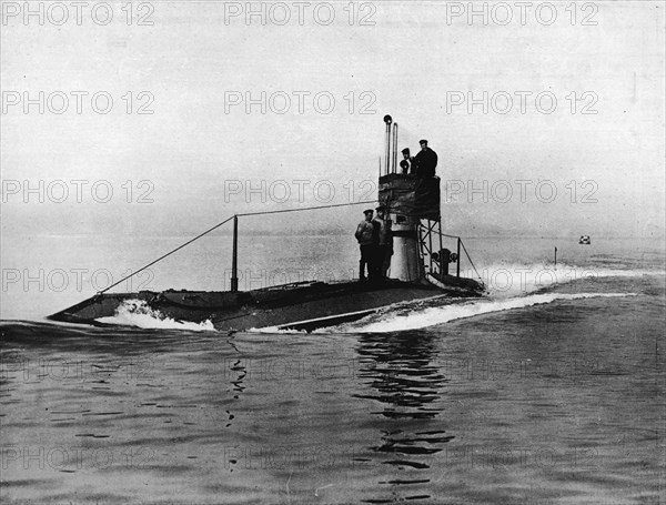 'A British submarine running on the surface of the water', 1914. Artist: Unknown.