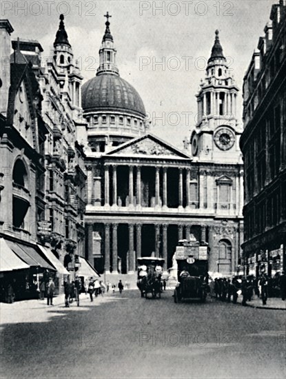 'St. Paul's, Ludgate Hill', 1919. Artist: Garratt & Atkinson.