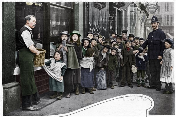 Waiting for parcels of food, Cheapside, c1903 (1903). Artist: Unknown.