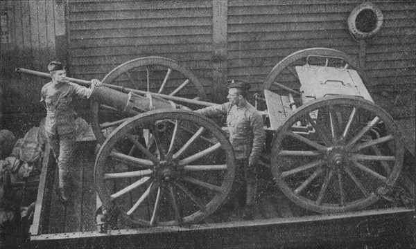 'Howitzer on a Railway Truck', 1902. Artist: William Gregory & Co.