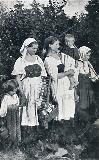 Peasant types of Great Russia, 1912. Artist: J Daziaro.