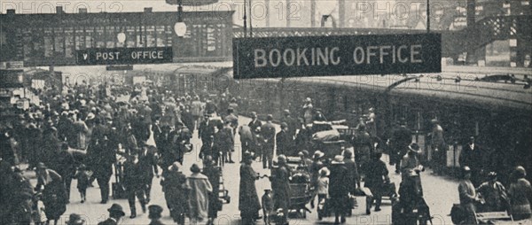 'A Holiday Scene at Liverpool Street Station', 1926. Artist: Unknown.