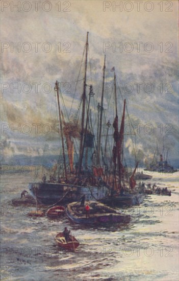 'Unloading Coal into Barges', 1910. Artist: William Lionel Wyllie.