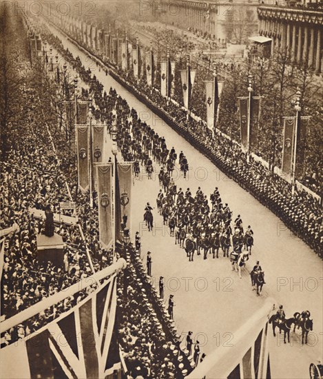 'Swinging Down the Mall', May 12 1937. Artist: Unknown.