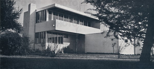 'House for Frank E. Davis, Bakersfield, California, seen from street, facing south', 1939. Artist: Richard Joseph Neutra.