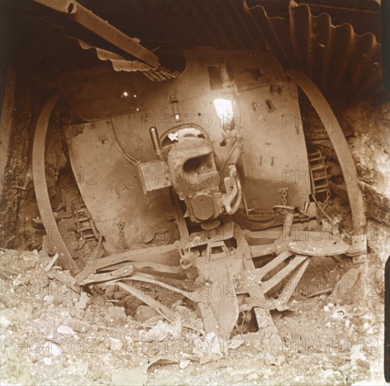 Heavy artillery, Somme, northern France, 1916.  Artist: Unknown.