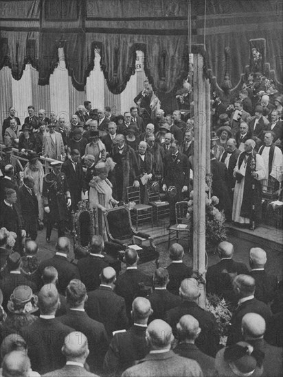 'H.M. The King laying the Foundation Stone of Lloyd's New Building 23 May 1925', (1928). Artist: Unknown.