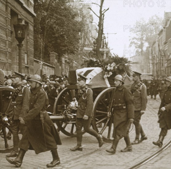 Burial of Edith Cavell, Brussels, Belgium, 1915. Artist: Unknown.