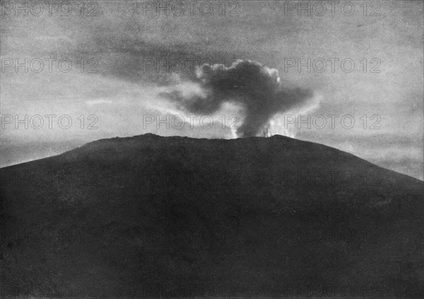 'The Summit of Mount Erebus', c1910-1912, (1913). Artist: Herbert Ponting.