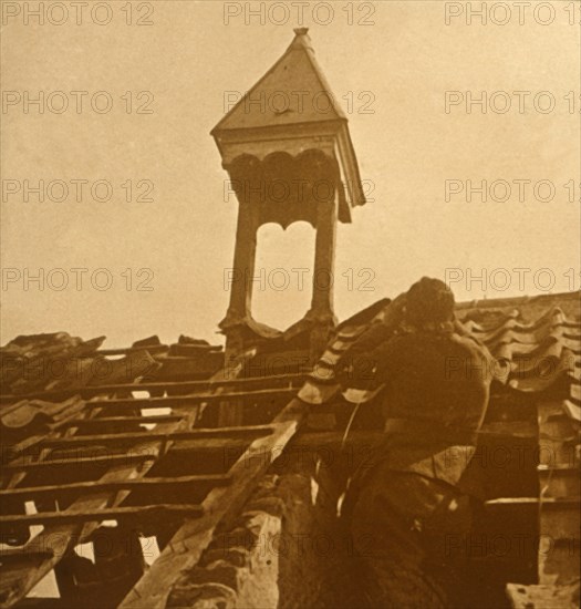 Anti-aircraft firing, front line, c1914-c1918. Artist: Unknown.