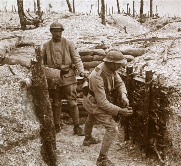 Throwing grenades, front line, c1914-c1918. Artist: Unknown.