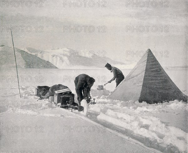 'Heavy Sledging in New Snow Off Point Disappointment', December 1911, (1913). Artist: Frank Debenham.