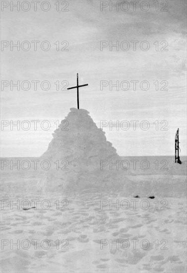 'The Last Rest (The Grave of Scott, Wilson and Bowers)', November 1912, (1913). Artist: Tryggve Gran.