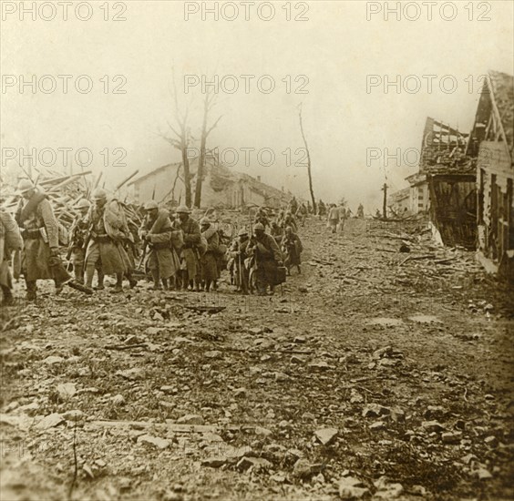 Relief infantry at the attack of Douaumont, northern France, 1916. Artist: Unknown.