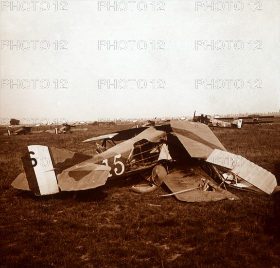 Crashed plane, c1914-c1918. Artist: Unknown.