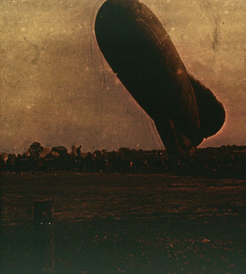 Barrage balloon, c1914-c1918. Artist: Unknown.