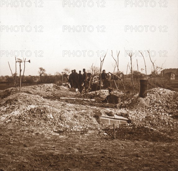 Hidden battery, c1914-c1918. Artist: Unknown.