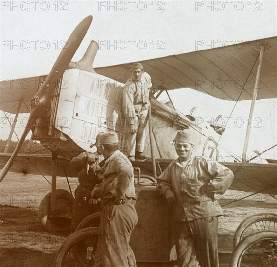 Refuelling biplane, c1914-c1918. Artist: Unknown.