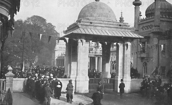 'Unveiling of the Indian Memorial Gateway by the Maharaja of Patiala, 26th October 1921', (1939).  Artist: Unknown.