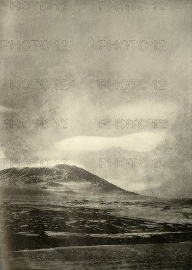 'Dumb-Bell Cloud Above Erebus', c1908, (1909).  Artist: Unknown.