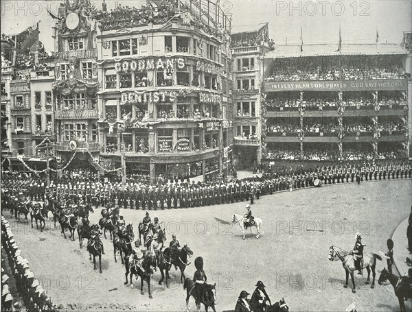 'Lord Roberts Superintending the Arrangements in St. Paul's Churchyard', 1897. Artist: E&S Woodbury.