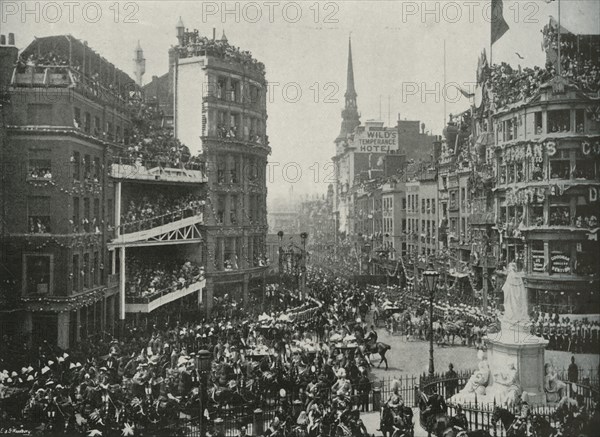 'Her Majesty's Arrival in St. Paul's Churchyard', London, 1897. Artist: E&S Woodbury.