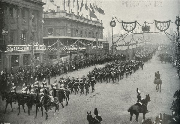 'The Naval Contingent Crossing London Bridge into Southwark', London, 1897.  Artist: E&S Woodbury.