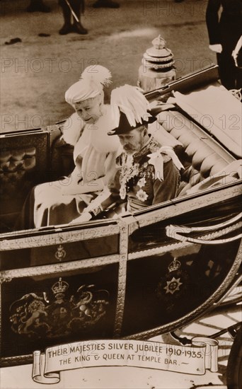 'Their Majesties Silver Jubilee 1910-1935. The King & Queen at Temple Bar', 1935. Creator: Unknown.