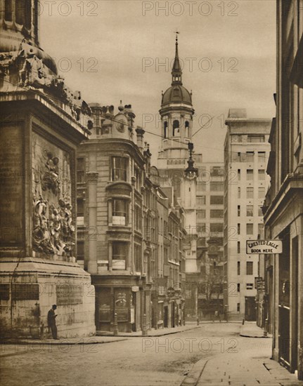 'At the Base of the Monument of Fish Street Hill', c1935. Creator: Donald McLeish.