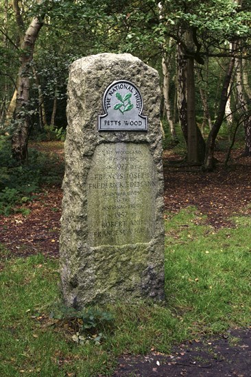 Edlmann memorial, Petts Wood, Kent, 2005