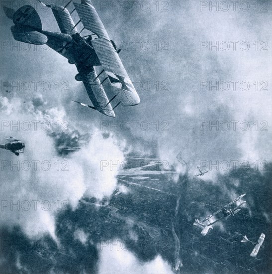 Aerial combat on the Western Front, World War I, 1914-1918. Artist: Unknown