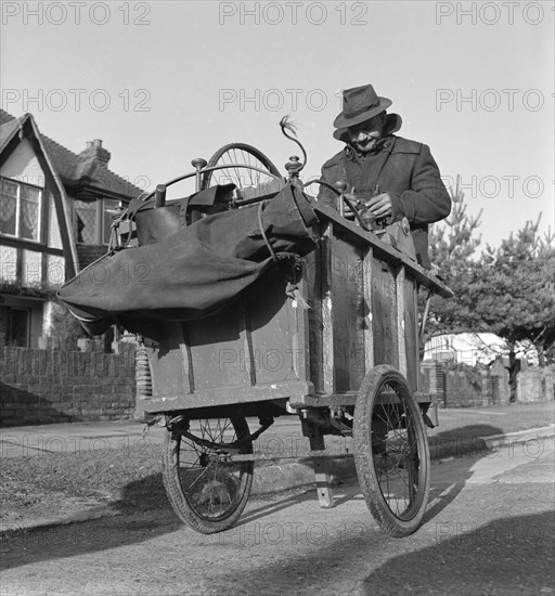 Gipsy knife-grinder, Horley, Surrey, 1963.